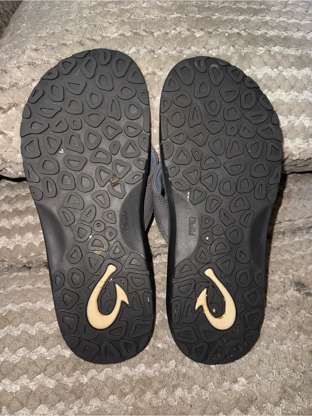 Olukai Men’s sandals size 9.5
